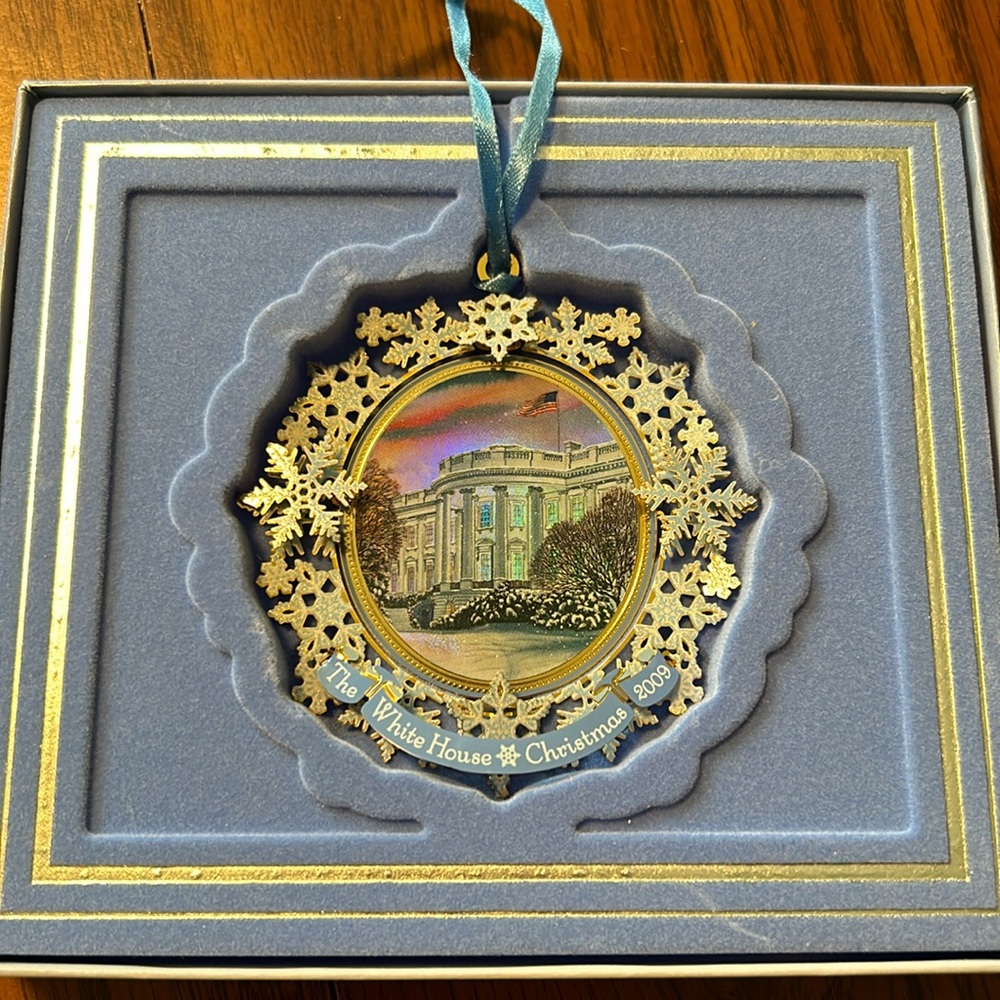 White House Historical ass. Ornament